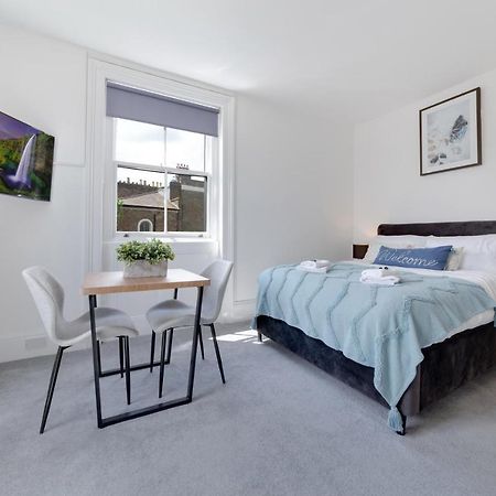 Suites By Rehoboth - M'Nuchah - Camden Road London Exteriör bild