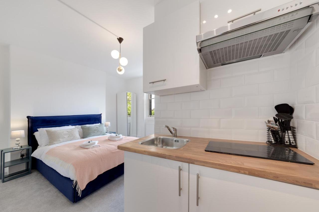 Suites By Rehoboth - M'Nuchah - Camden Road London Exteriör bild